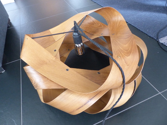 Image 1 of Pantalla colgante de teca de diseño escandinavo