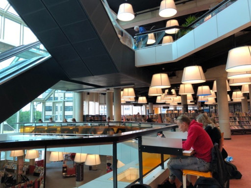 Original Zumtobel-Leuchte aus der Zentralbibliothek Rotterdam