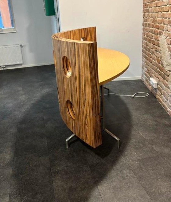 Image 1 of Escritorio de recepción de hermoso diseño moderno de madera Ovaaeen con base de acero inoxidable