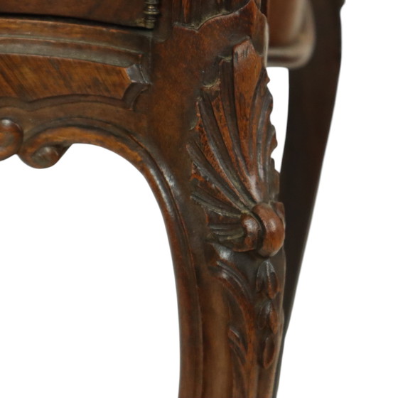 Image 1 of Table de nuit en marbre bombé antique