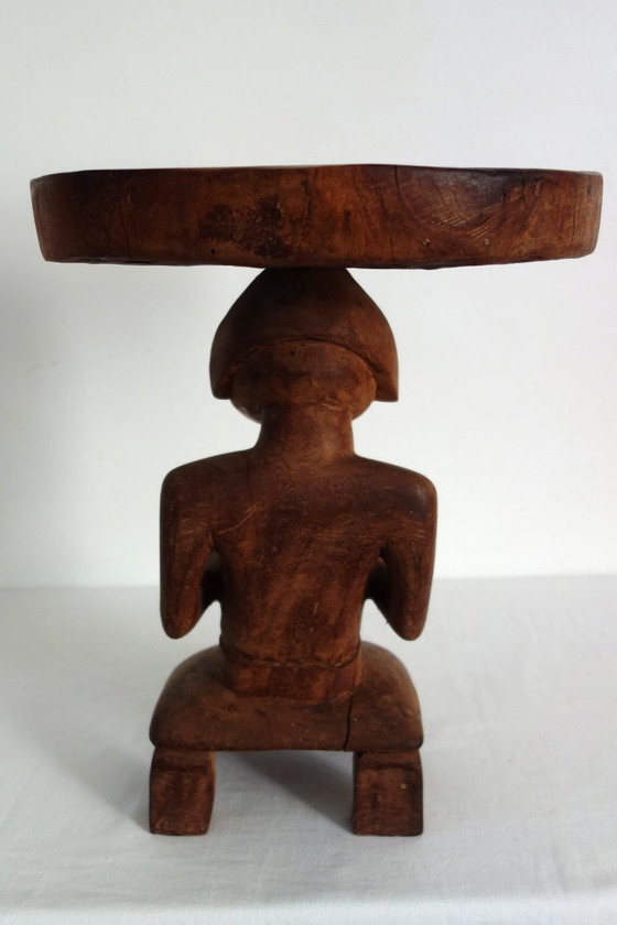Image 1 of Sgabello da donna Luba intagliato in stile africano d'epoca
