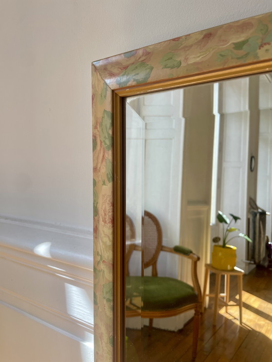 Image 1 of Espejo floral rosa