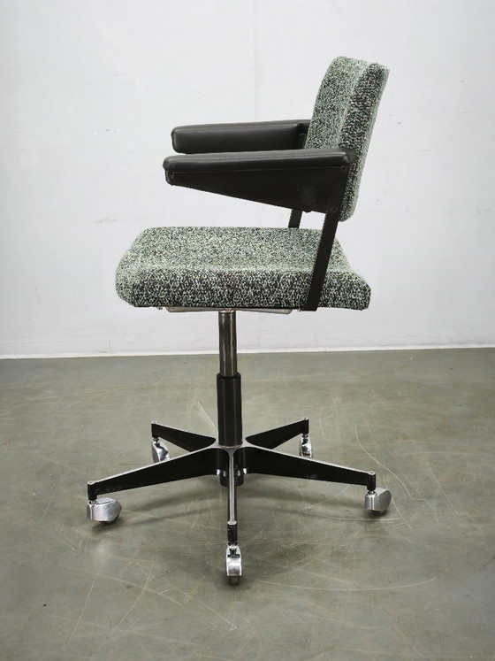 Silla de oficina giratoria André Cordemeyer para Gispen, Países Bajos, años 60 – Sillas giratorias, Metal (photo 11 of 14)
