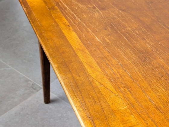 Image 1 of Skandinavischer moderner großer dänischer Teak-Couchtisch aus den 1950er Jahren