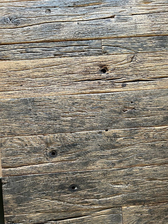 Image 1 of solid robust oak table