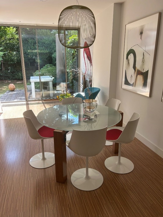 Image 1 of Design round dining table