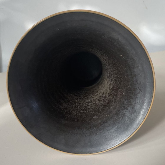Image 1 of Annie Mik the Farmer - Vaso in ceramica da studio nero antracite