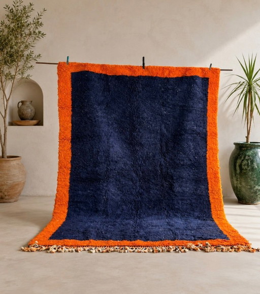 Diepblauw-oranje M'rirt-tapijt – handgemaakt Berber wollen textiel