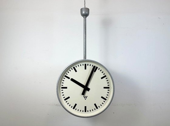 Image 1 of Grote industriële dubbelzijdige spoorweg- of fabrieksklok van Pragotron, jaren 60