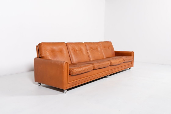 Image 1 of 1960's Vintage Danish Modern Canapé en cuir cognac