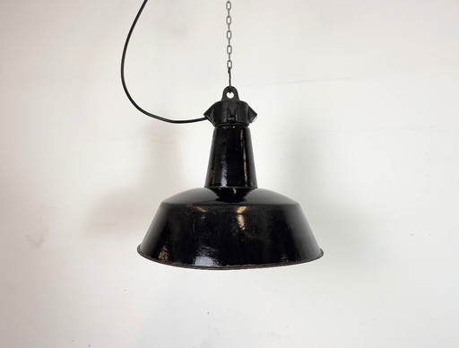 Lampada industriale in smalto nero con parte superiore in ghisa, anni '50