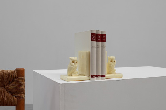 Image 1 of Coppia di fermalibri in alabastro intagliati a mano in stile Art Déco, Francia anni &#39;20