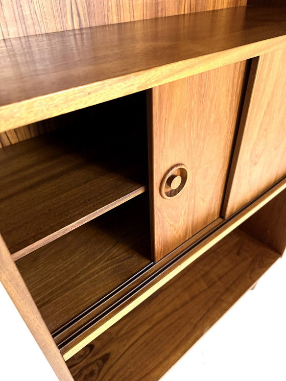 Image 1 of Vintage Deense boekenkast met schuifdeuren ‘60