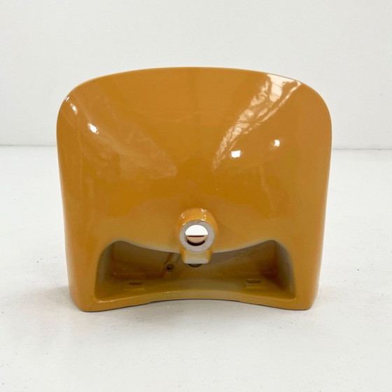 Image 1 of Vintage mosterdkleurige wastafel (L) van Keramag Keravit, jaren 80