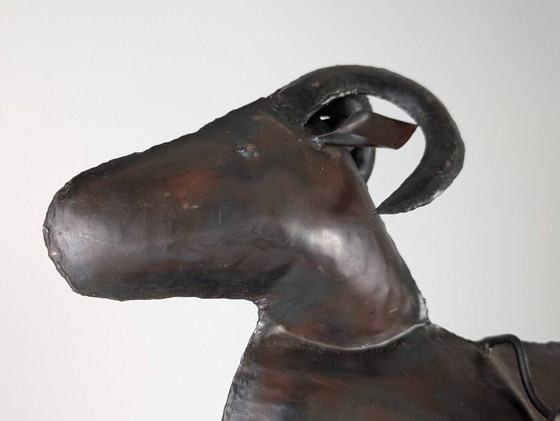 Image 1 of Set di utensili da camino brutalista a forma di ariete in metallo forgiato a mano, stile Lalanne