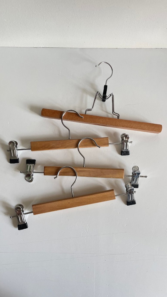 Image 1 of 4 CINTRES à Pince Bois VINTAGE