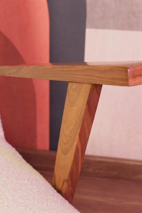 Image 1 of Poltrona vintage beige bouclé in legno di noce 1960