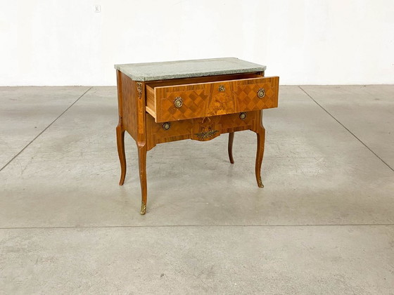 Image 1 of Arcón Gustaviano con tapa de mármol