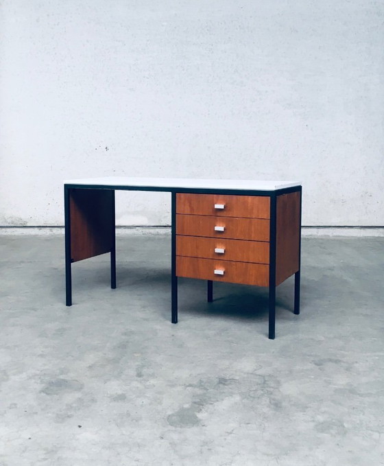 Image 1 of Scrivania di design olandese in stile moderno di metà secolo, Paesi Bassi, anni '60