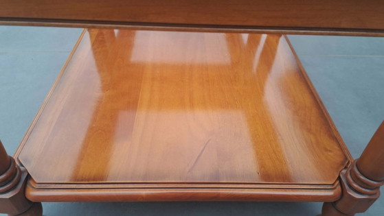 Image 1 of Set van 2 Klassieke Italiaanse Bijzettafels / Salontafels (60x60 cm) – Hout & Glas