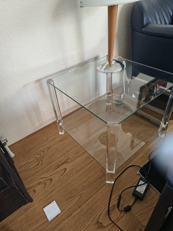 Image 1 of Mesa auxiliar cuadrada de cristal