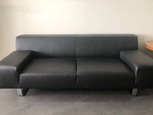 2 and 2.5 seater sleek sofa. Goossens Roermond