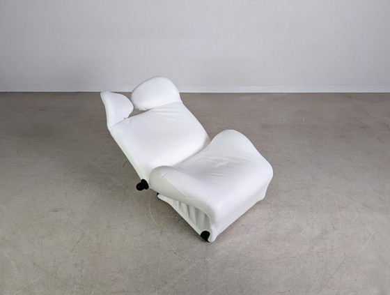 Image 1 of Sedia originale Cassina Wink Toshiyuki Kita in pelle bianca dal design