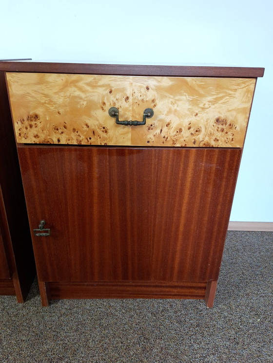 Image 1 of Set vintage di 2 comodini, comodino portaoggetti, comodino retrò, tavolini portaoggetti, comodini in legno,