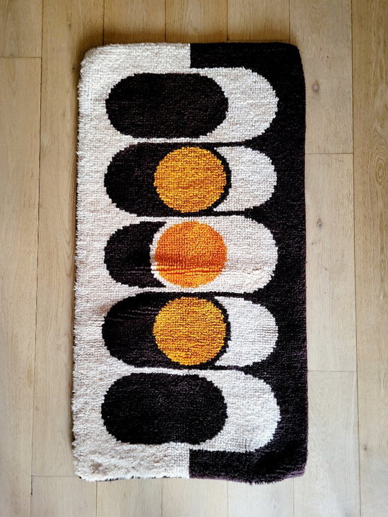 Image 1 of Vintage rug, space age design 1970s, 130 x 67 cm
