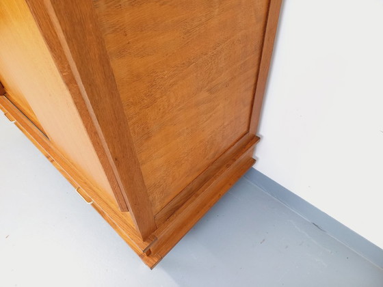 Image 1 of Vintage eikenhouten kledingkast uit de jaren 60