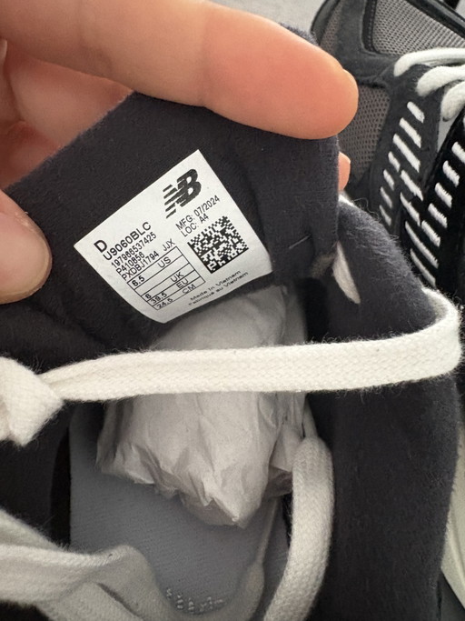 Nuove scarpe New Balance taglia 39.5 – cadeaus, Textile (photo 2 of 5)