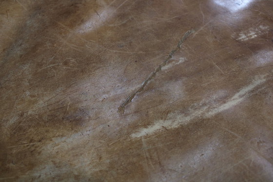 Image 1 of 1930er Jahre Tschechoslowakische dicke Leder-Turnmatte, patiniert