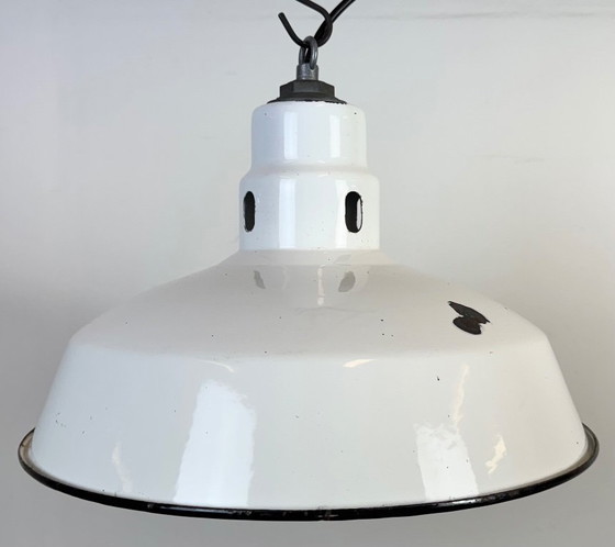 Image 1 of Industriële witte geëmailleerde fabriekshanglamp van Abolite, jaren 60