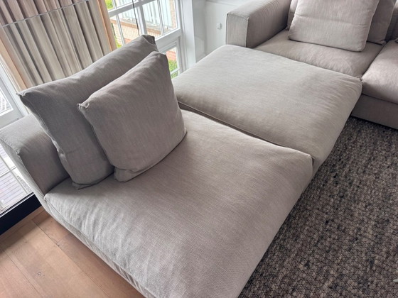 Image 1 of Linteloo sofa, Hamptons model