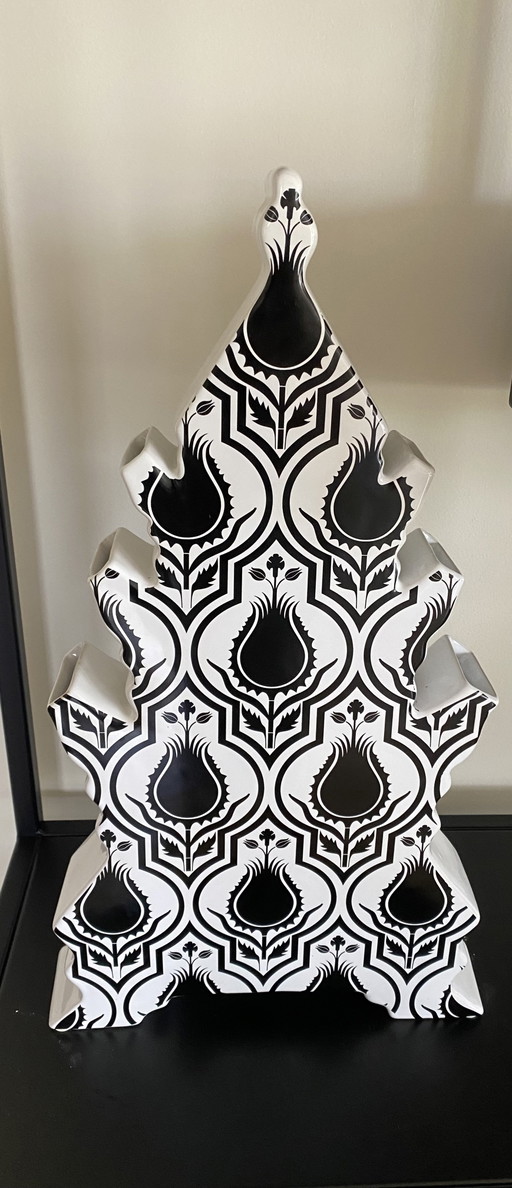 Tulipa Vase by Lotte van Laatum – vazen, Ceramic