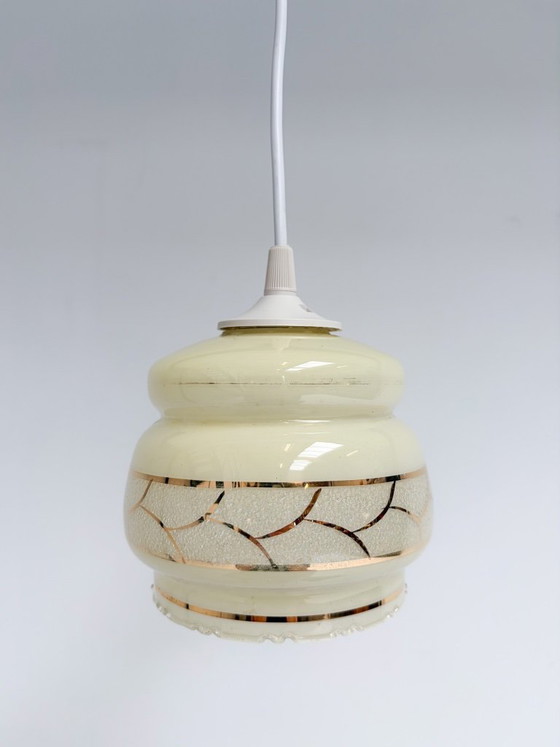Beige with gold-colored vintage ceiling lamp, 1960s – Pendant lamps, Glass, Plastic (photo 2 of 8)