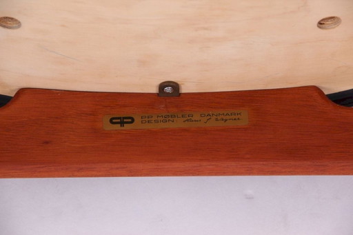 4 fauteuils Wegner modèle PP208, acajou et cuir