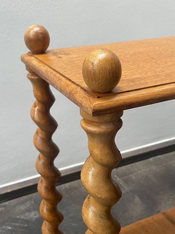 Image 1 of Estantería antigua de madera torneada