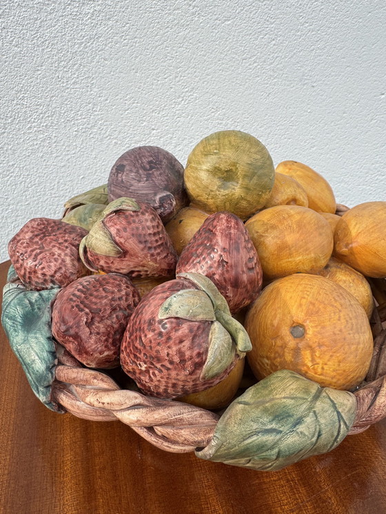 Image 1 of Corbeille fruits trompe l’œil Portugal années 70