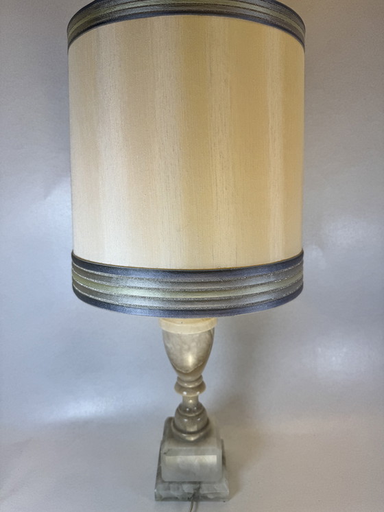Image 1 of Elegant vintage table lamp made of alabaster and marble - warm light, timeless class