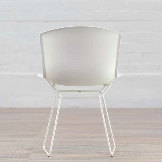 Image 1 of Knoll Plastic Side Chair Ontvangststoel