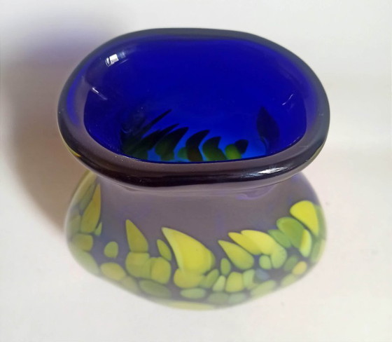 Cobalt Blue Vase with Makora Yellow Inclusion, Height 33 cm – Glass (photo 13 of 13)