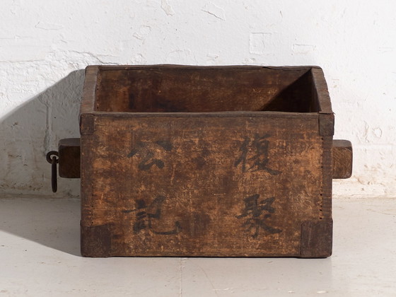 Antica misura per grano Dou in legno di olmo, Cina, circa 1900, Oggetti decorativi, Ferro, Marrone, Rustic (foto 3 di 9)