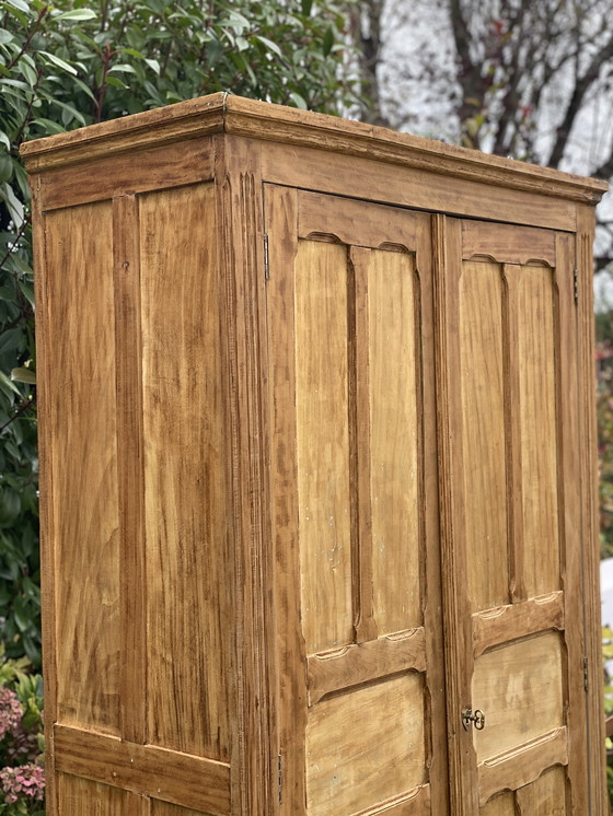 Image 1 of Armadio parigino in legno massello