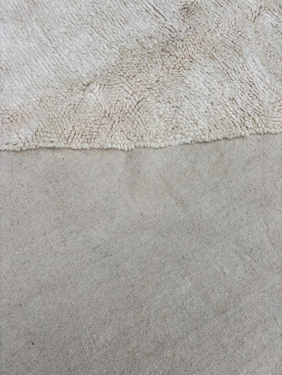Image 1 of Modern Moroccan Beni Ouarain Wool Rug – 200x290 cm (6.5x9.5 ft) – Handmade Natural Cream Geometric Rug