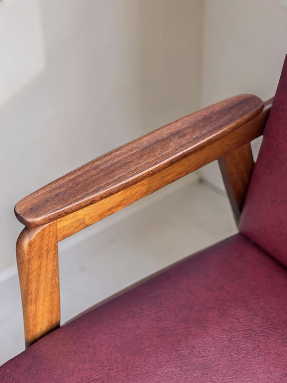 Image 1 of Ensemble de fauteuils design vintage – similicuir rouge et teck (années 1960)