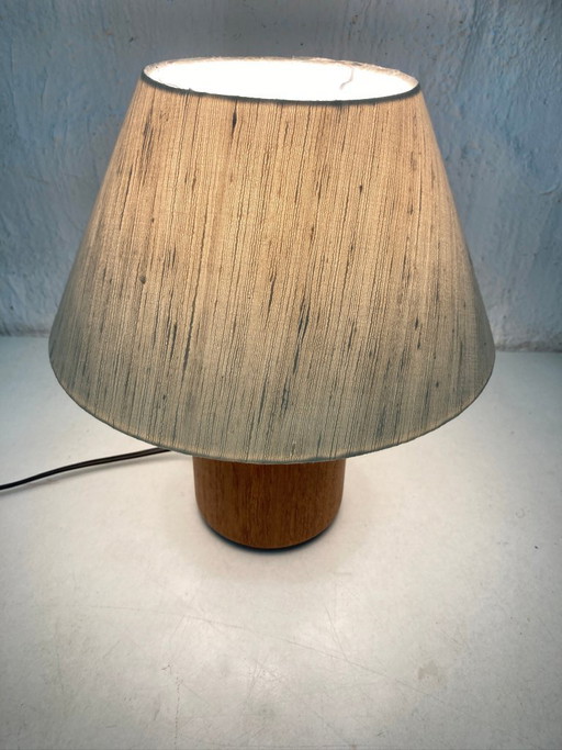 Piccola lampada da tavolo in legno di teak di Kirk Copenhagen, anni '60/'70