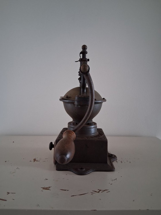 Image 1 of Molinillo de café Peugeot Frères antiguo de hierro fundido modelo A00