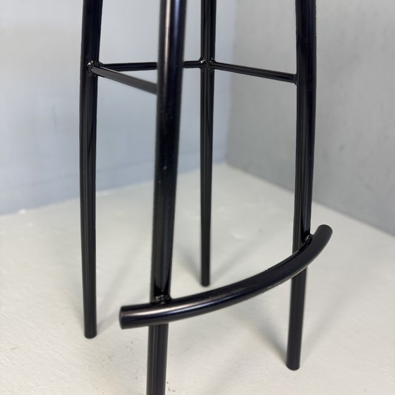Image 1 of Tabouret de bar postmoderne des années 80, structure en acier tubulaire noir