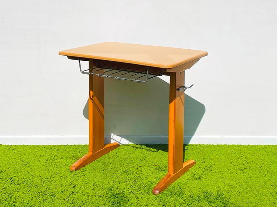 Image 1 of Pupitre y silla de madera Casala. Años 60